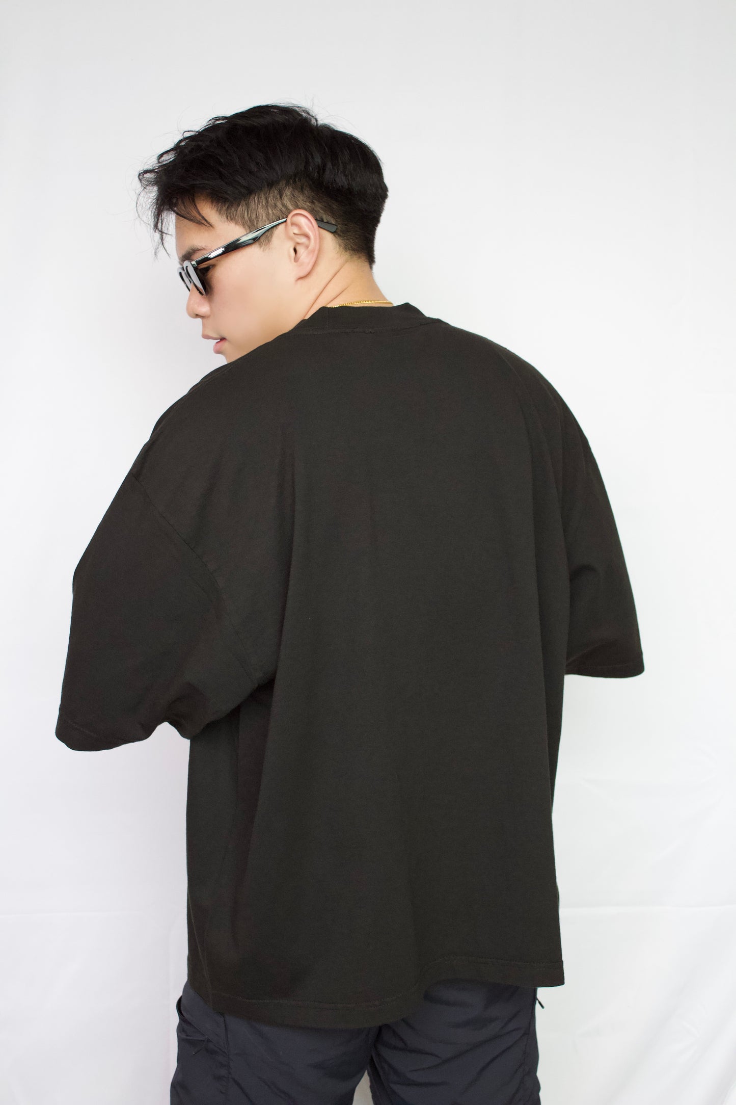 EMBROIDERED LOGO OVERSIZED T-SHIRT - VINTAGE BLACK
