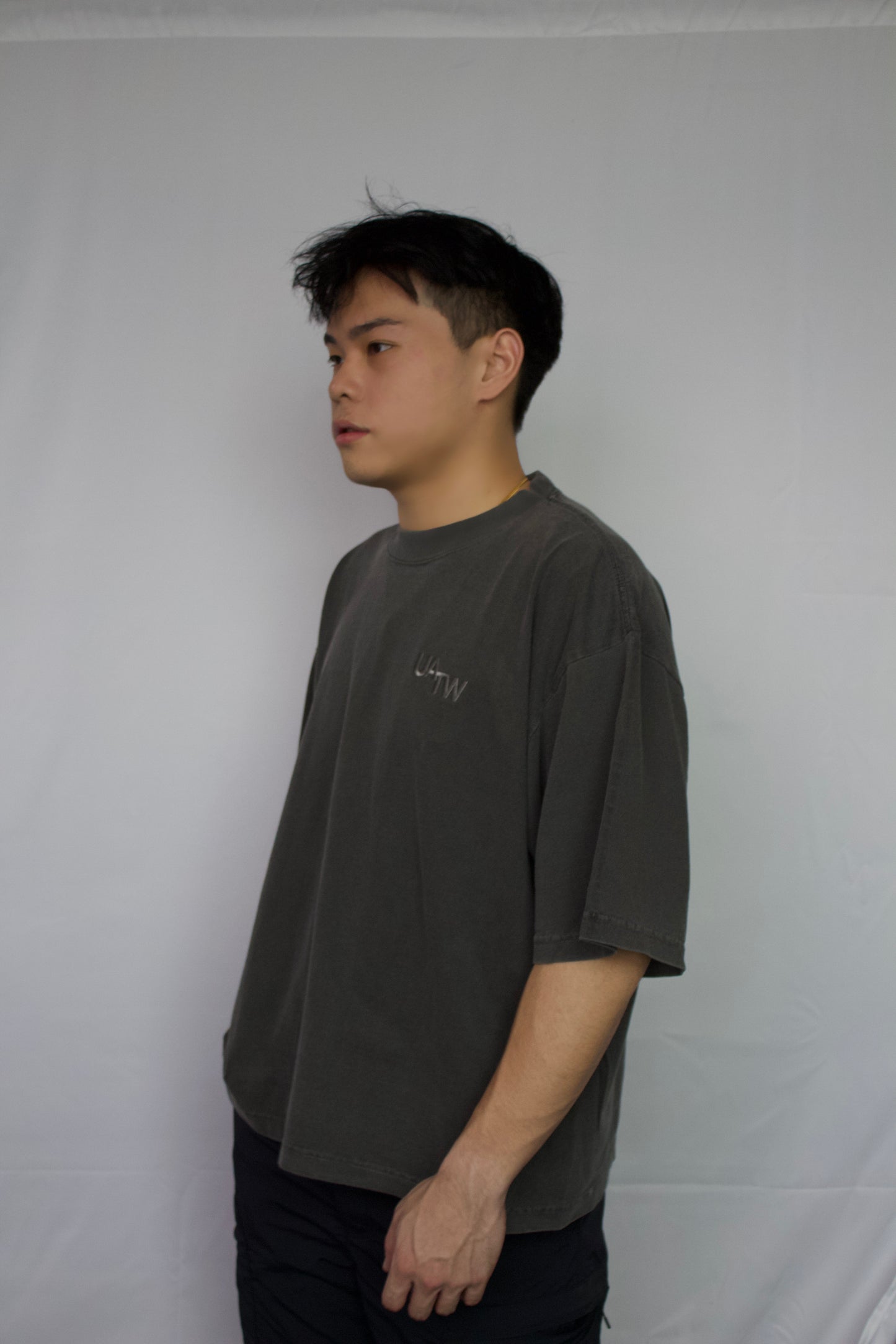 EMBROIDERED LOGO OVERSIZED T-SHIRT -  VINTAGE GREY