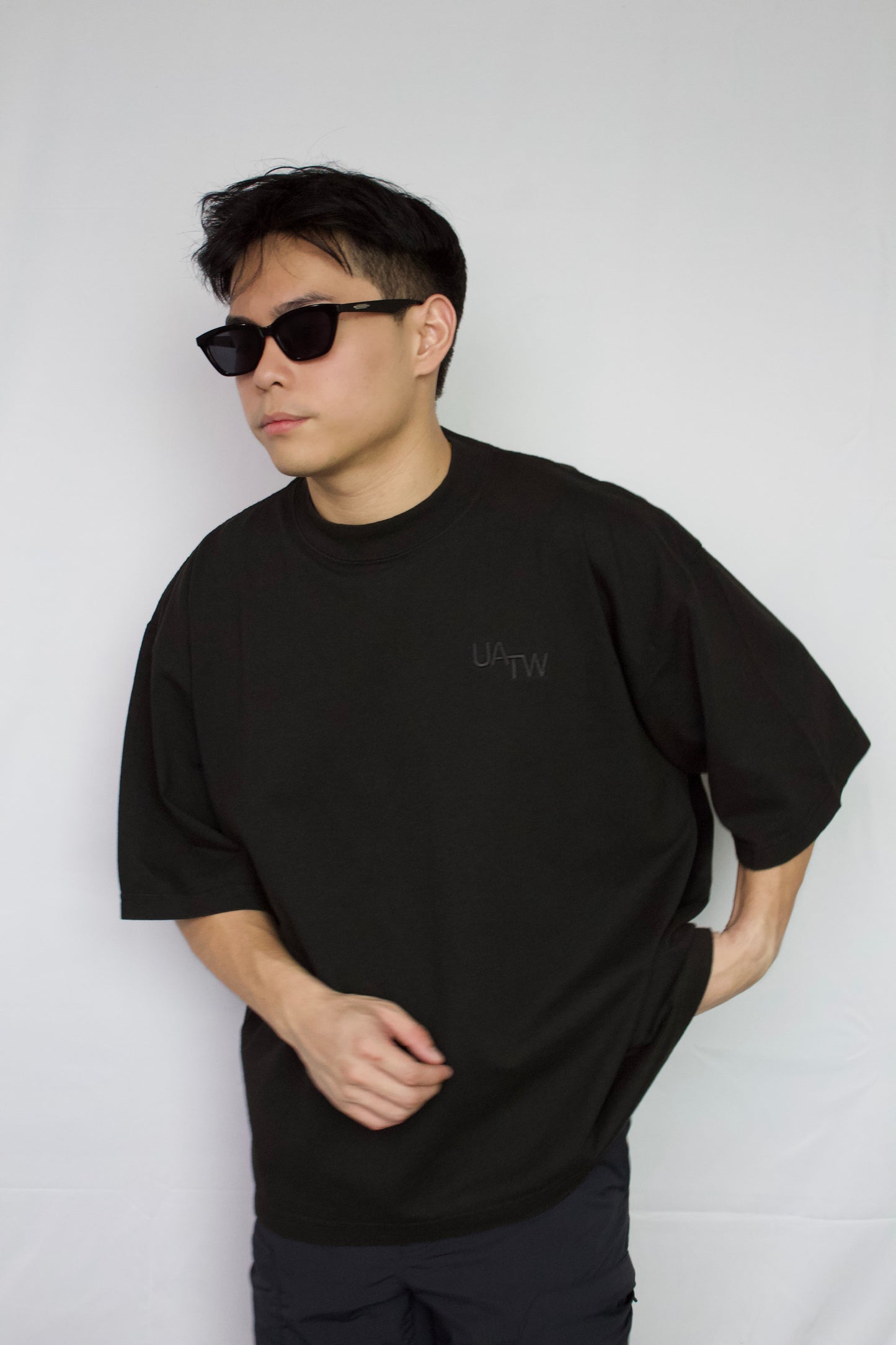 EMBROIDERED LOGO OVERSIZED T-SHIRT -  VINTAGE BLACK