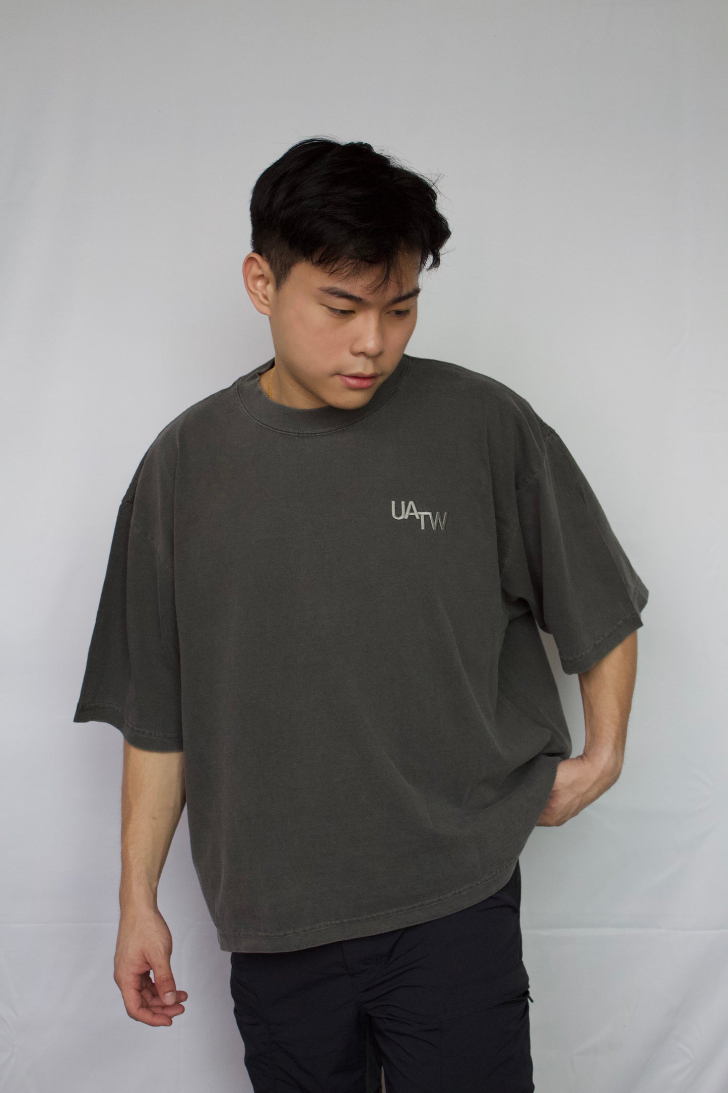 EMBROIDERED LOGO OVERSIZED T-SHIRT -  VINTAGE GREY